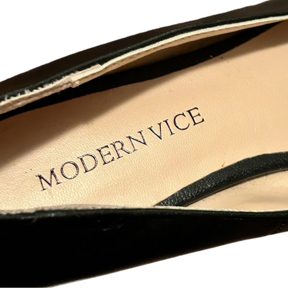 MODERN VICE Women's Black Genuine Leather Point Toe Flat Shoe Studded Heel-Sz 6 - Picture 7 of 15